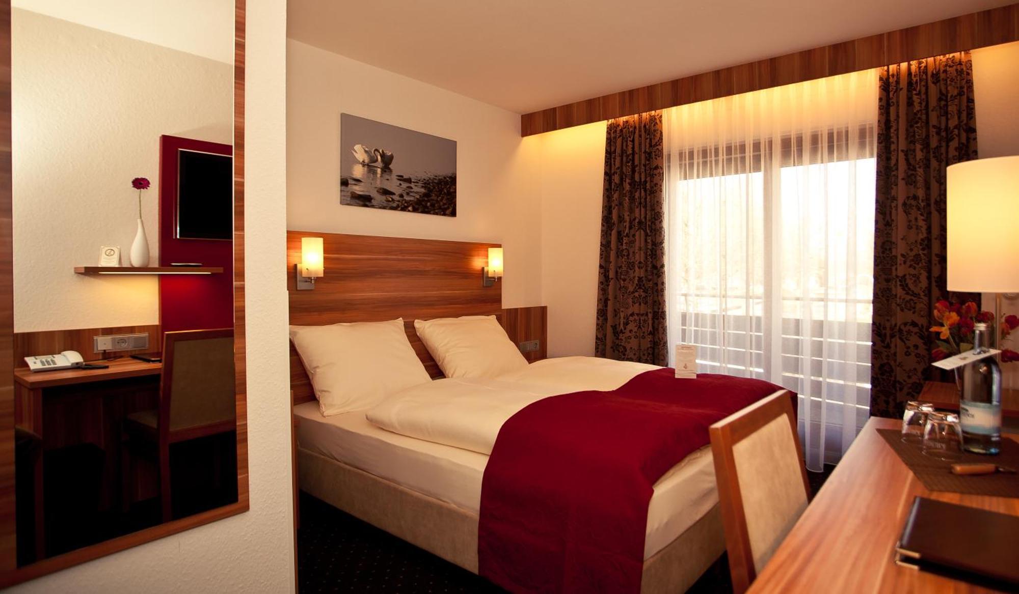 Hotel Knaus Am Hafen Uhldingen-Muehlhofen Ngoại thất bức ảnh