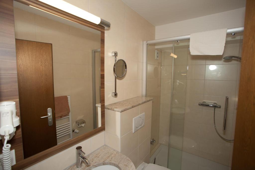 Hotel Knaus Am Hafen Uhldingen-Muehlhofen Phòng bức ảnh
