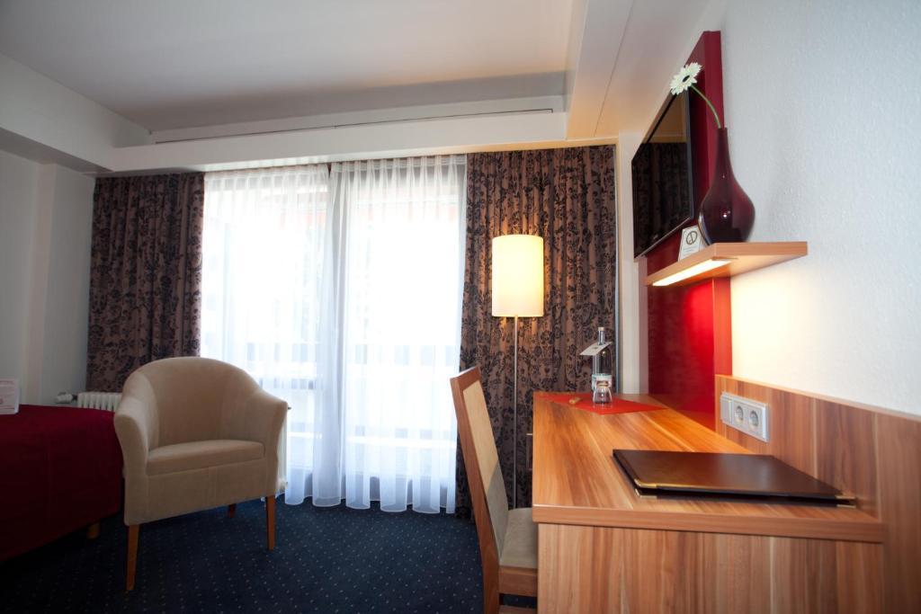 Hotel Knaus Am Hafen Uhldingen-Muehlhofen Phòng bức ảnh