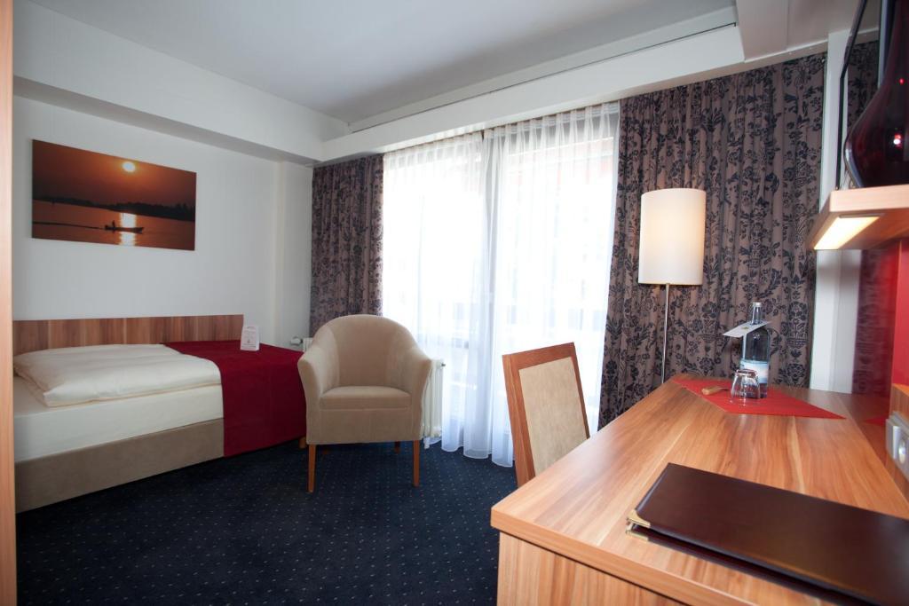 Hotel Knaus Am Hafen Uhldingen-Muehlhofen Phòng bức ảnh