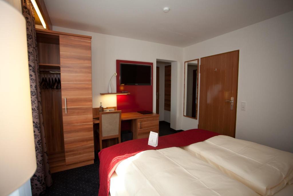 Hotel Knaus Am Hafen Uhldingen-Muehlhofen Phòng bức ảnh